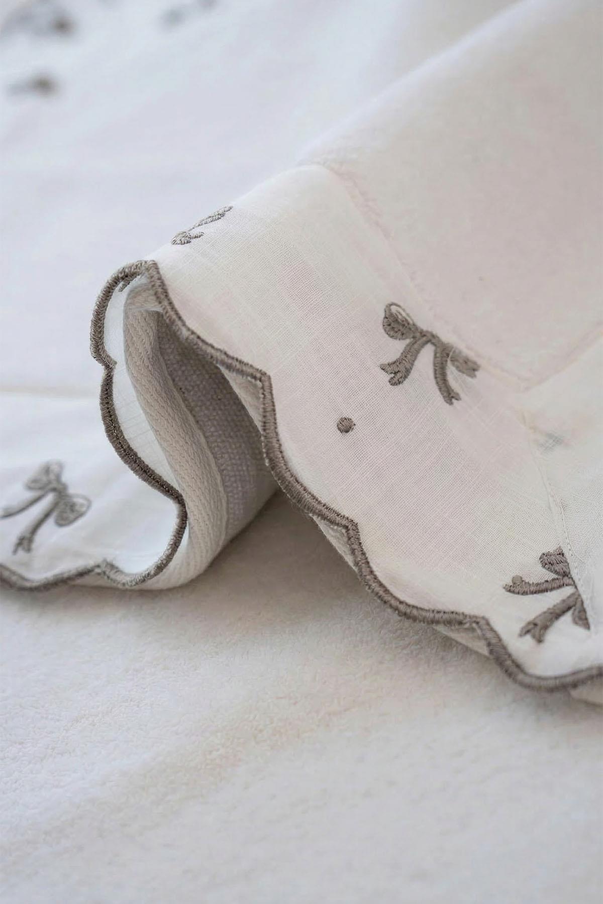 Serena Bow Embroidered 2-Piece Mat Set (60 x 100 cm)