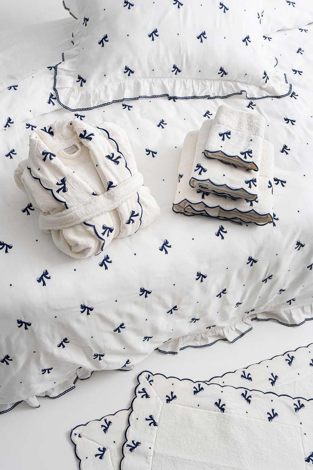 Serena Bow Embroidered Cotton Satin Double 6-Piece Duvet Cover Set