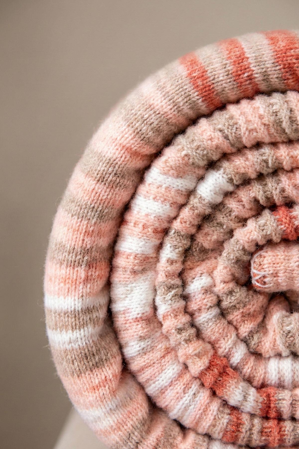 Trendy Striped Single Blanket (150 x 200 cm)