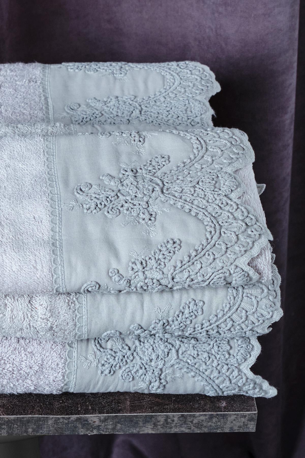 Embroidered Canvas Hand Towel (30 x 50 cm)