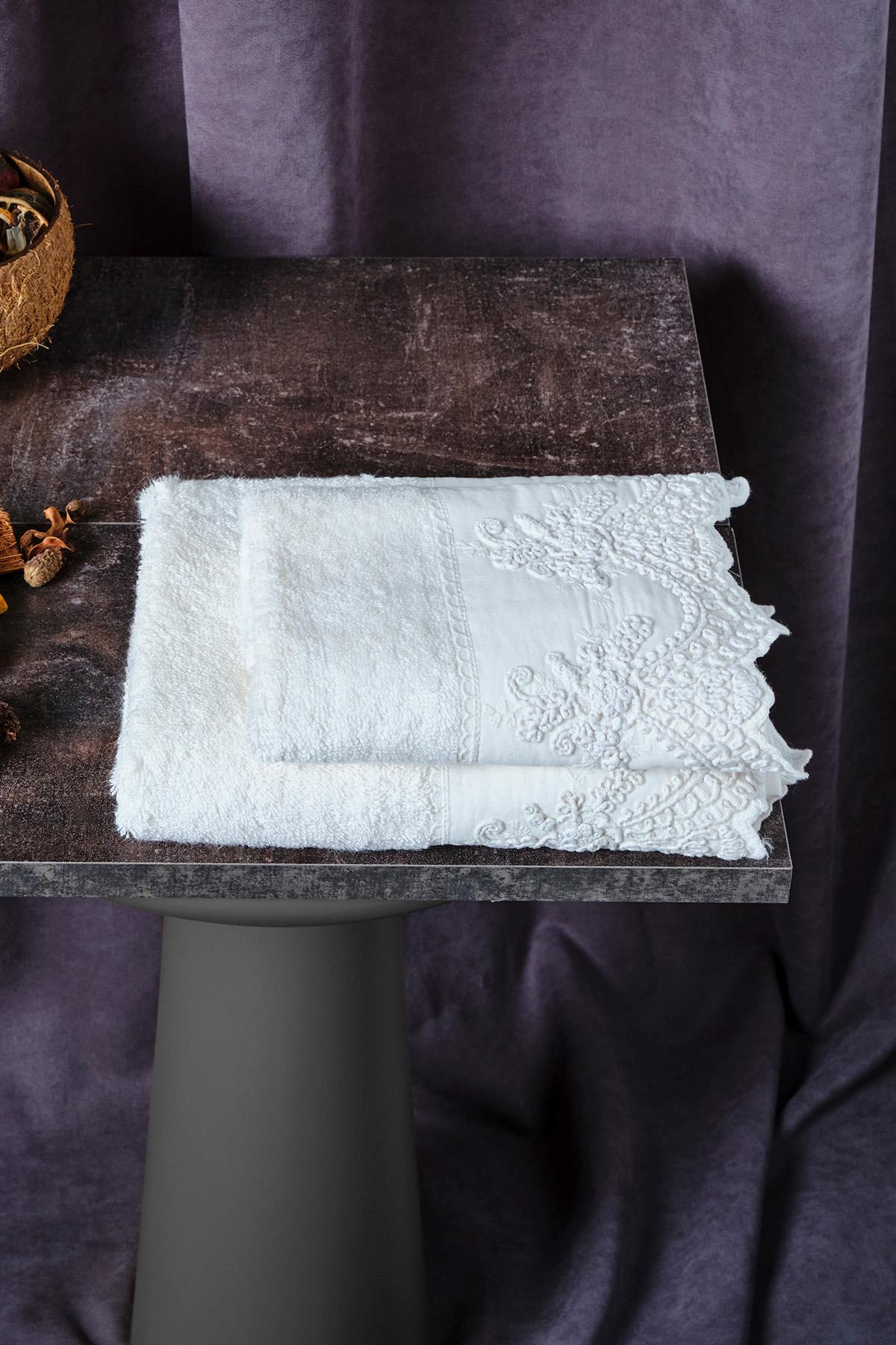 Embroidered Canvas Hand Towel (30 x 50 cm)