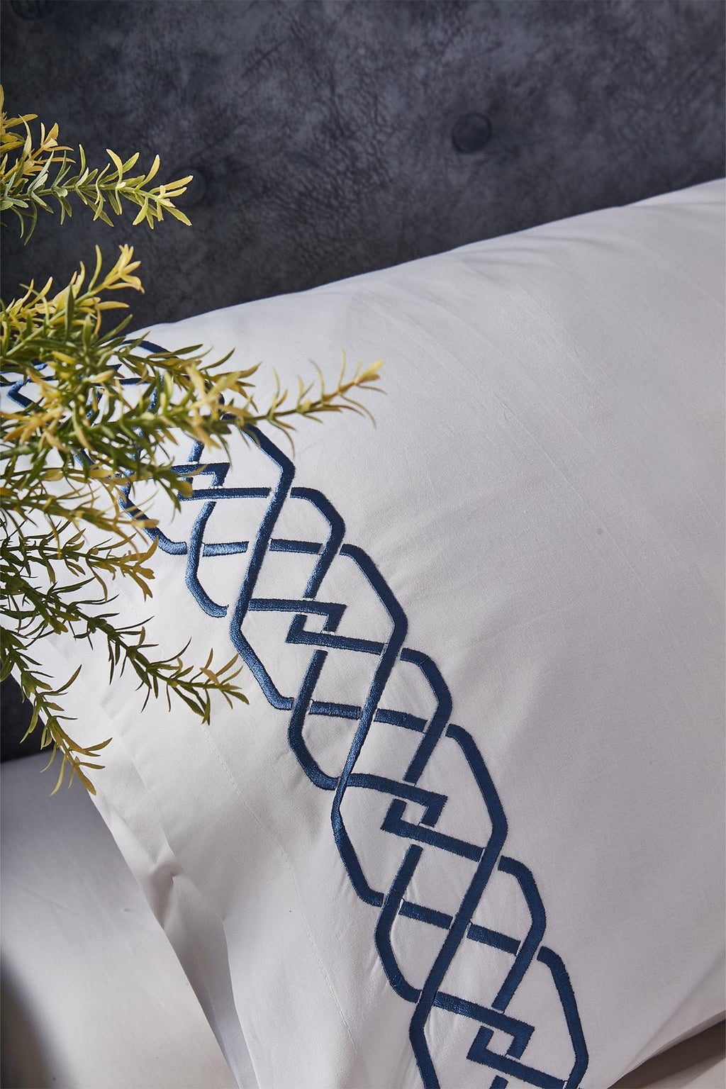 Valencia Zincir Nakışlı Çift Kişilik 3 Parça Nevresim Set - Nazik Home - Yuvama Değer!